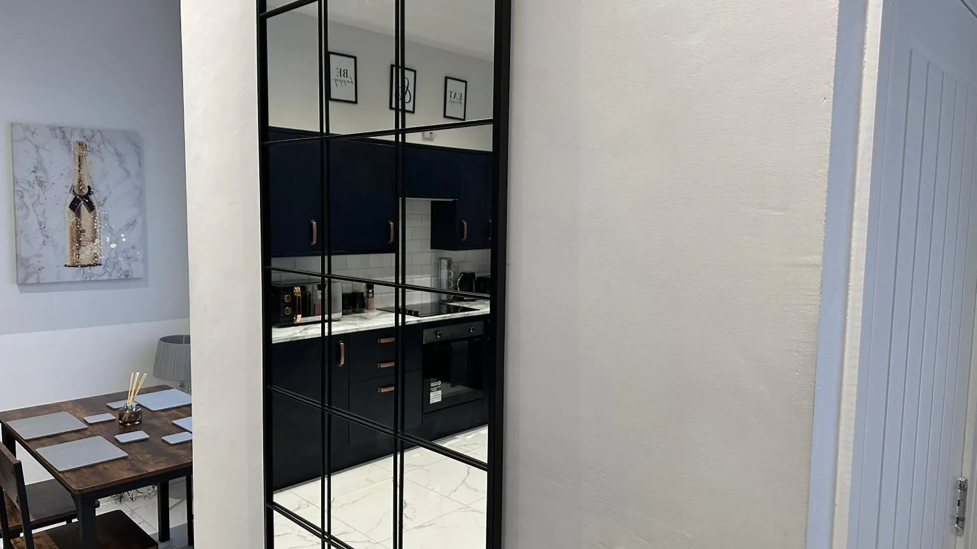 Stylish Apartment Free Parking Belfast